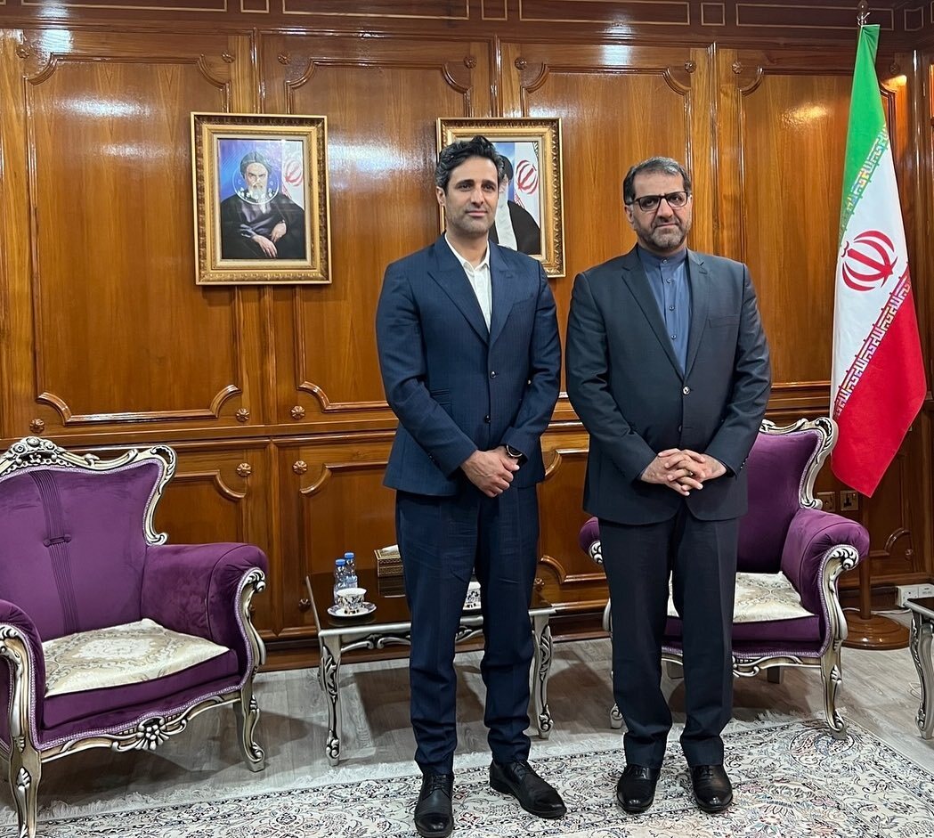 دیدار جواد قرایی مستندساز ایرانی با سفیر ایران در عمان