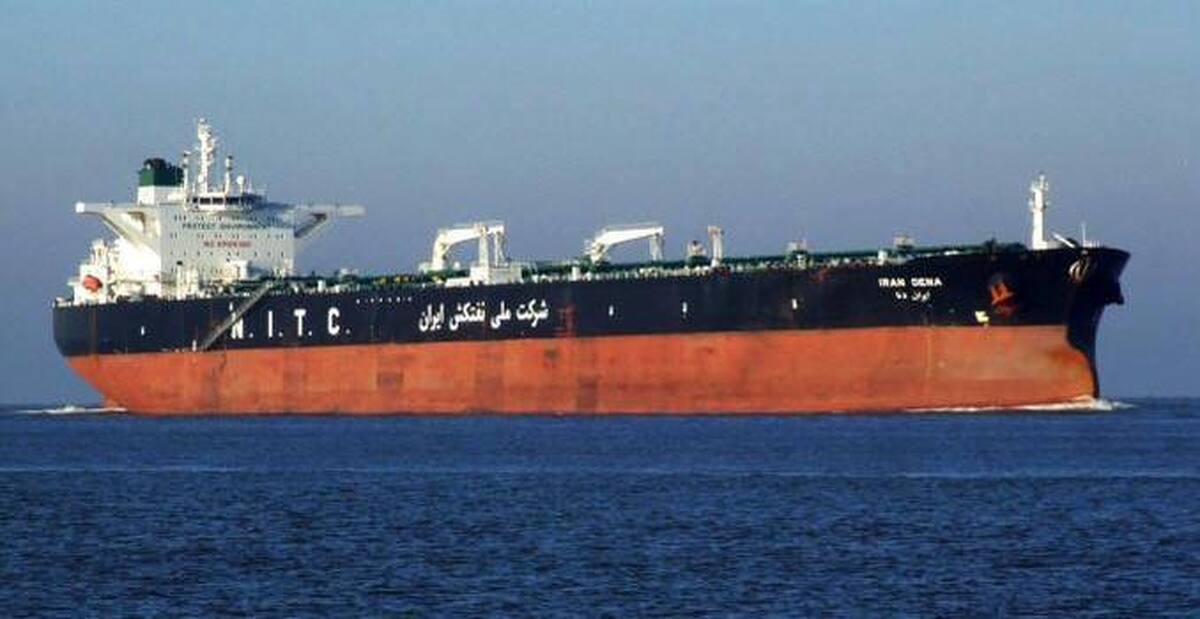 نجات ۶ خدمه لنج باری توسط کشتی شرکت ملی نفتکش