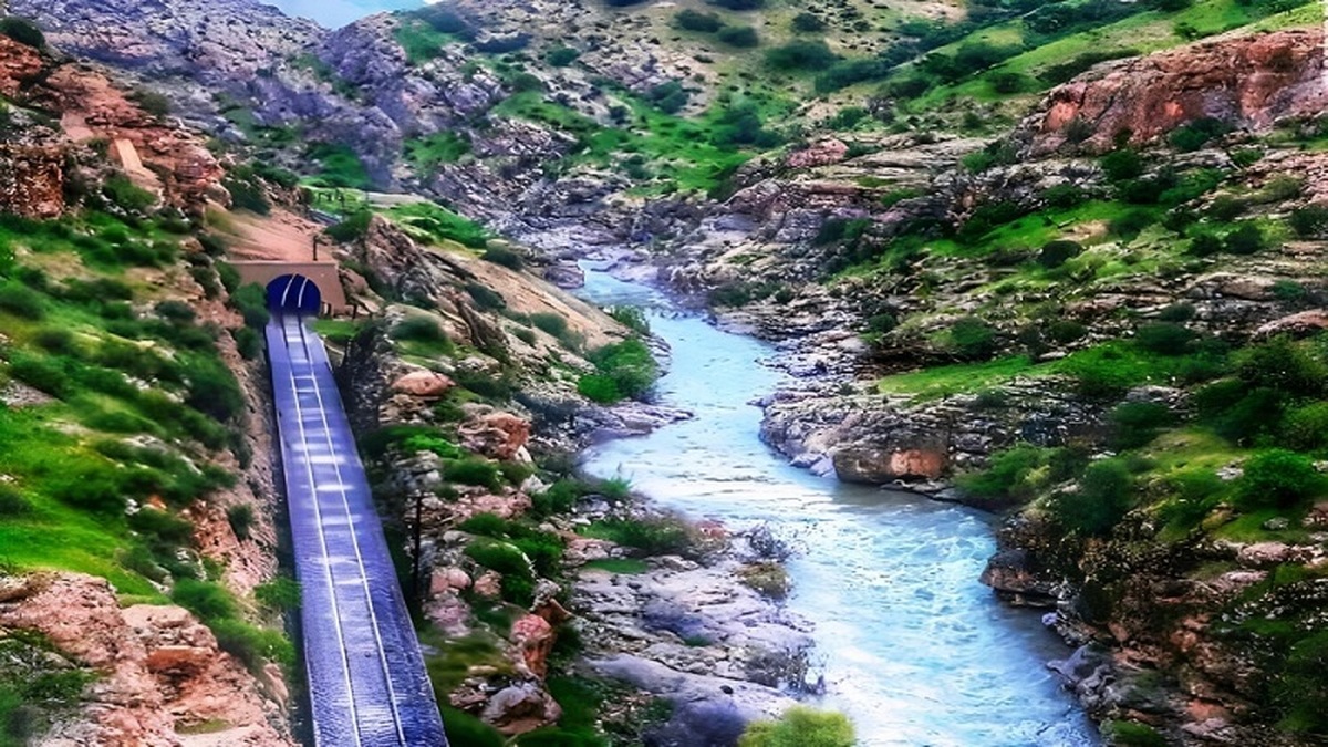 خط آهن زیبای شهرستان دورود (فیلم)