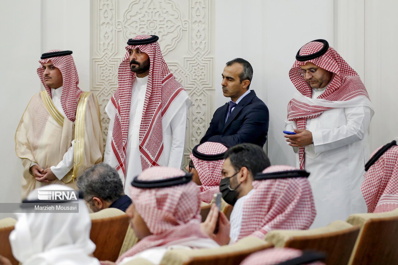 نشست خبری وزیران خارجه سعودی (فیصل بن فرحان) و ایران حسین امیرعبداللهیان در محل وزارت خارجه عربستان سعودی در ریاض 