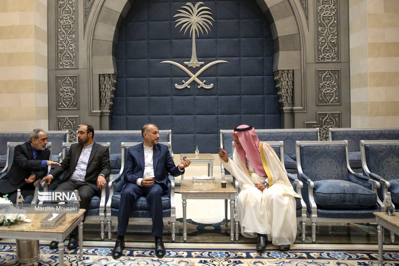 استقبال از حسین امیرعبداللهیان وزیر امور خارجه ایران در فرودگاه جده  - عربستان سعودی