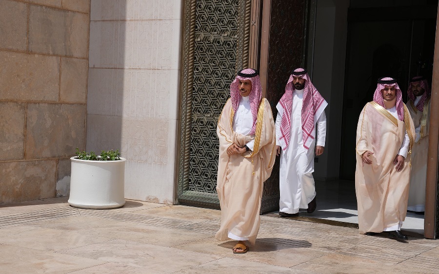 فیصل بن فرحان وزیر خارجه سعودی در انتظار حسین امیرعبداللهیان وزیر امور خارجه ایران - وزارت خارجه عربستان سعودی در ریاض