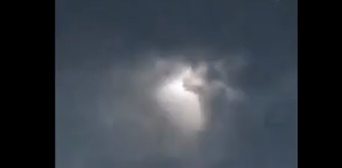جنجال ویدیوی یک شی عجیب در آسمان مکزیک (فیلم)