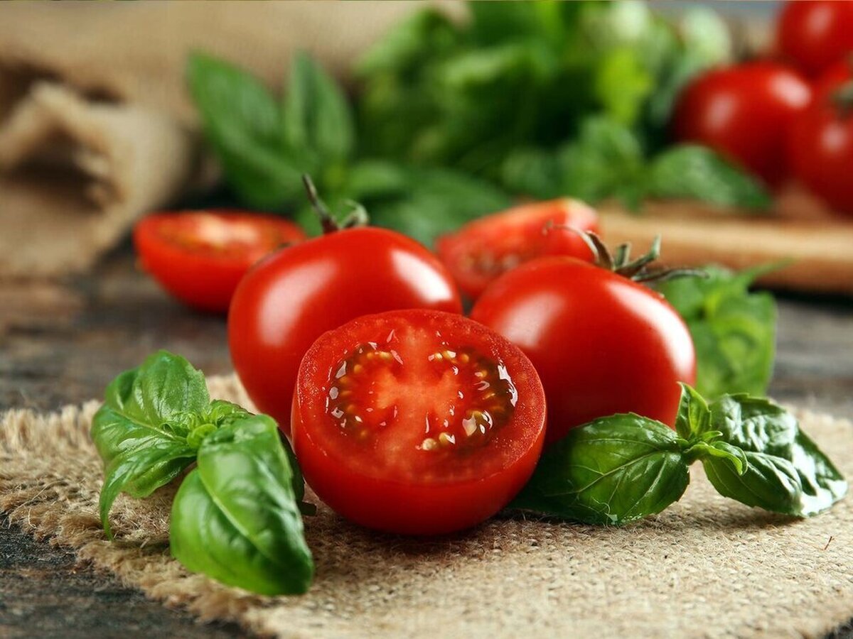 مردان بالای 45 سال روزانه یک عدد گوجه فرنگی خام بخورند