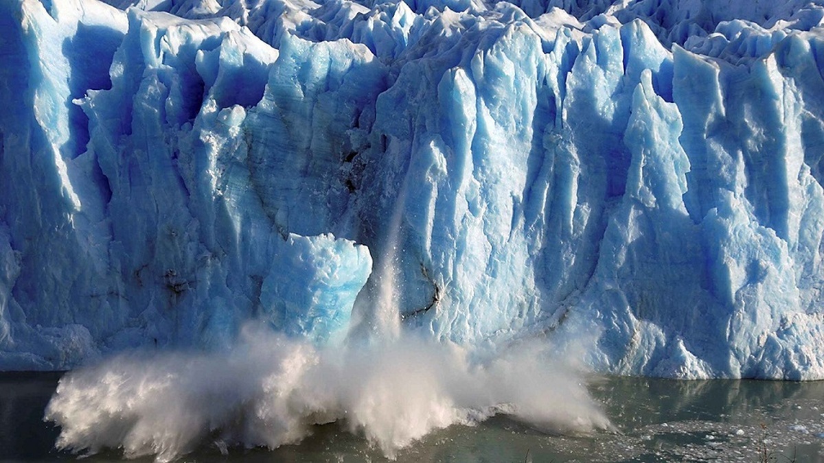 چشم انداز‌هایی از یخچال‌های طبیعی در گرینلند (فیلم)