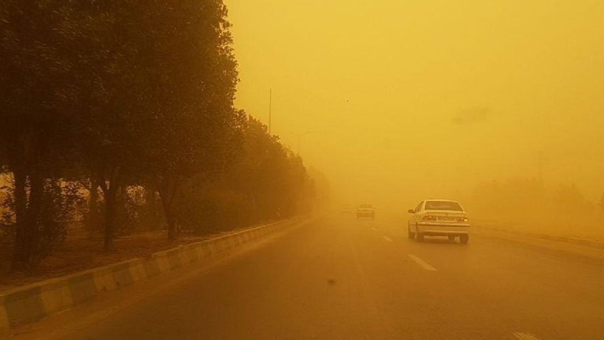 تعطیلی اضطراری ادارات سیستان به دلیل گرد و غبار