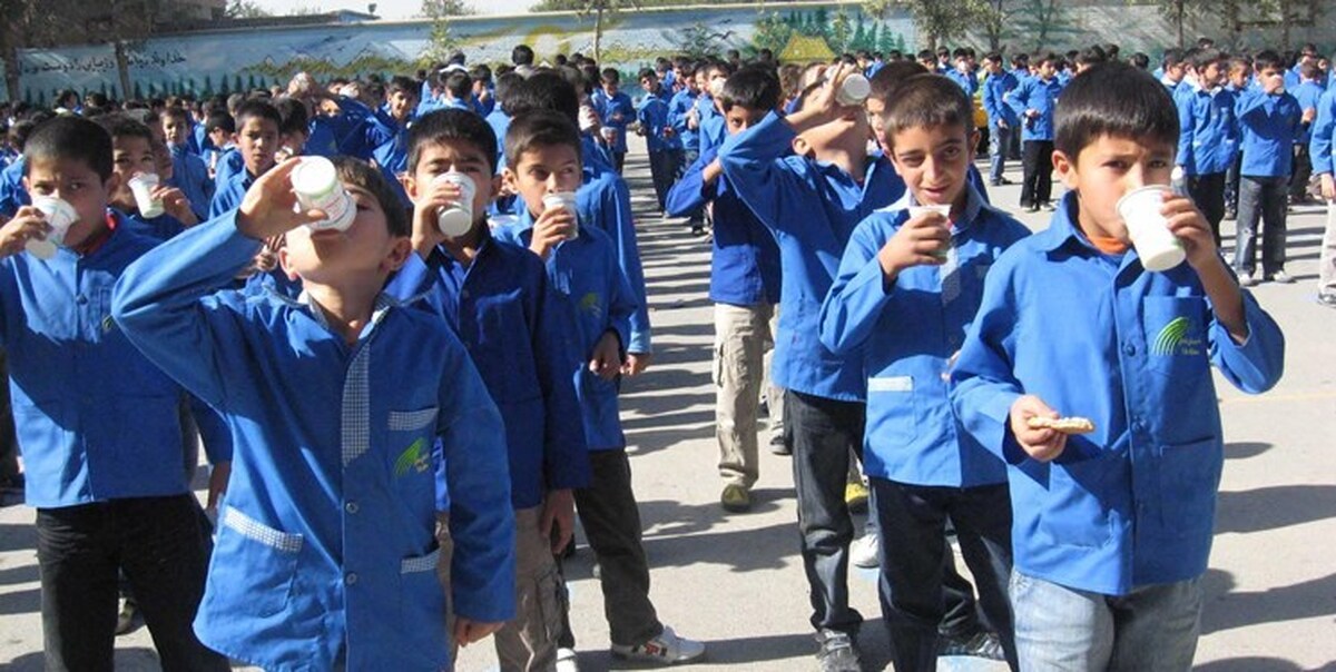 رئیسی : توزیع شیر در مدارس آغاز شده