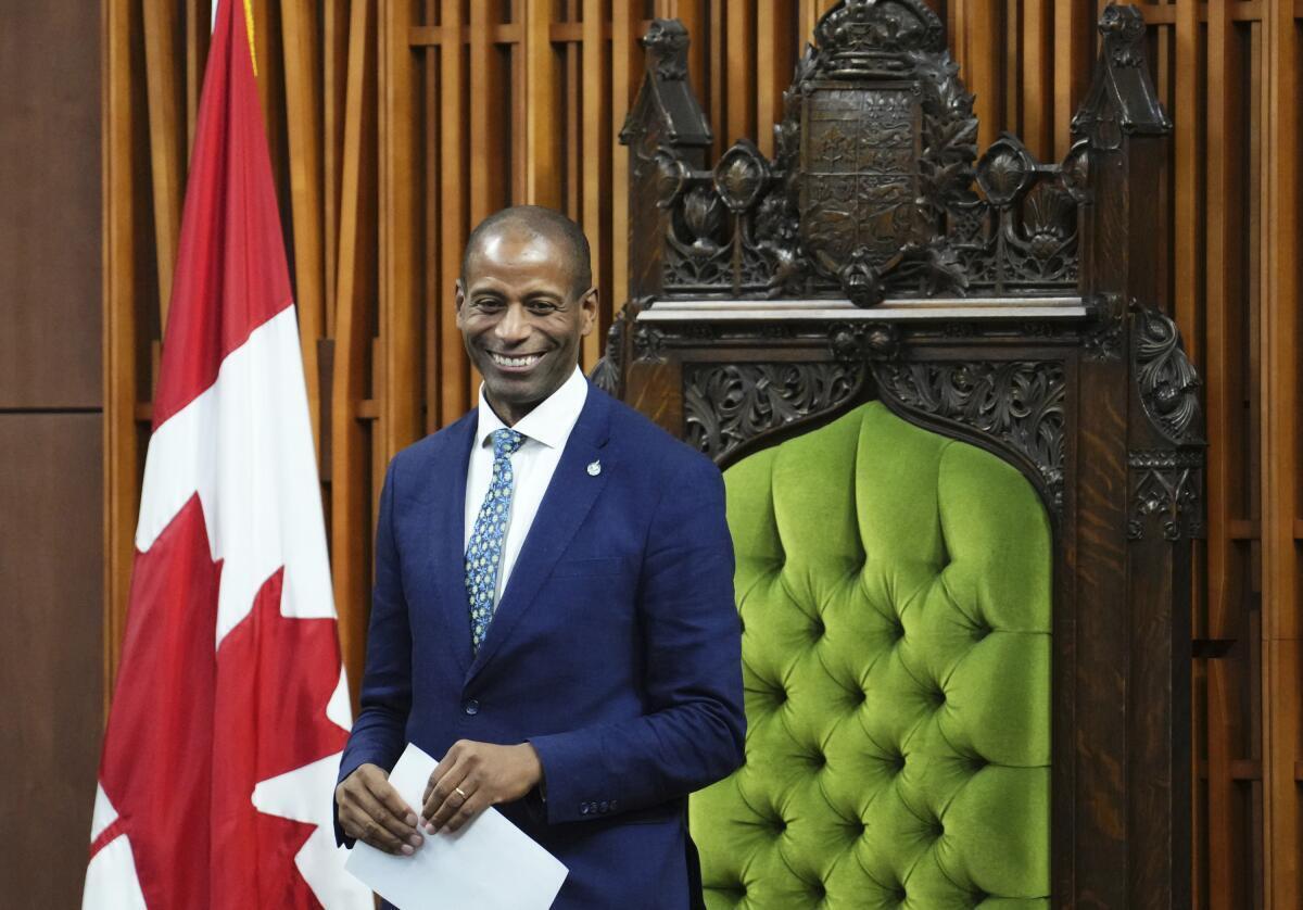 برای اولین بار / یک رنگین پوست ، رئیس پارلمان کانادا شد