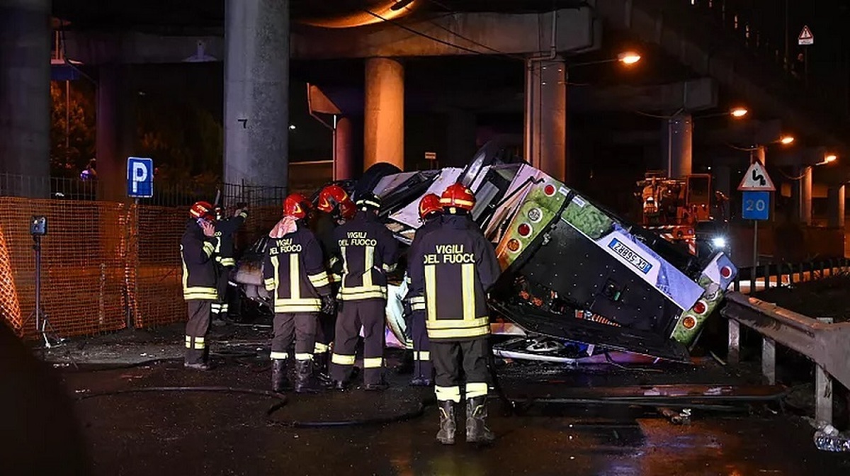 سقوط مرگبار اتوبوس از روی پل ونیز ایتالیا (فیلم)