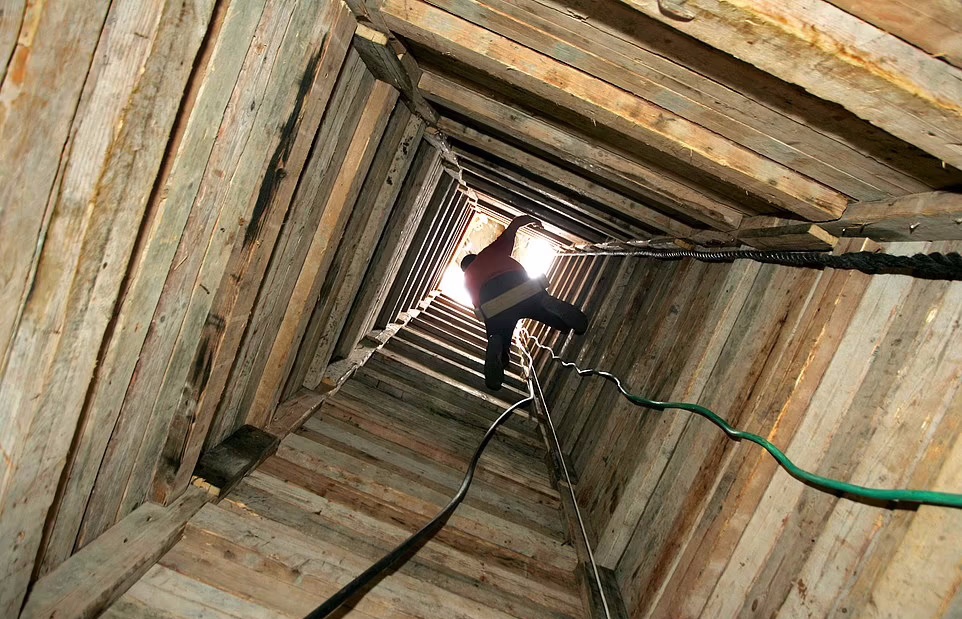 راه یکی از تونل های حماس به سطح زمین