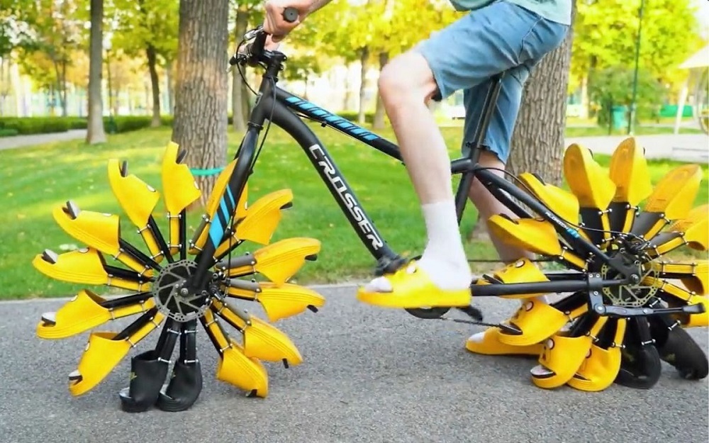 دوچرخه ای با چرخ هایی از جنس دمپایی!