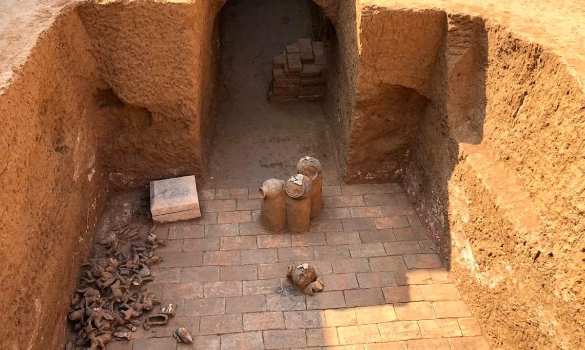 کشف مقبره ۱۵۰۰ سالۀ یک امپراتور ۱۵ ساله (+عکس)