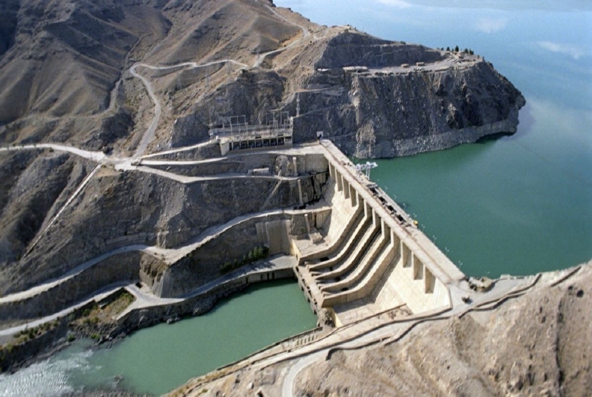مصرف سالانه ۱۰۰ میلیارد متر مکعب آب در ایران
