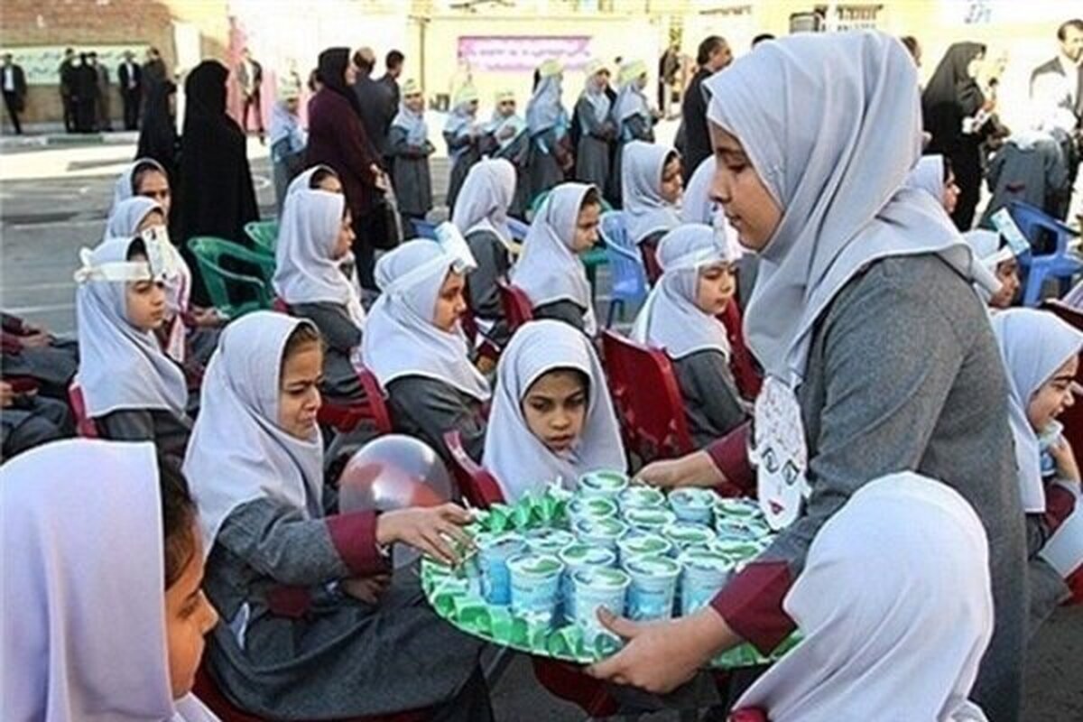 تصویب توزیع شیر رایگان تا سقف 75 روز در مدارس