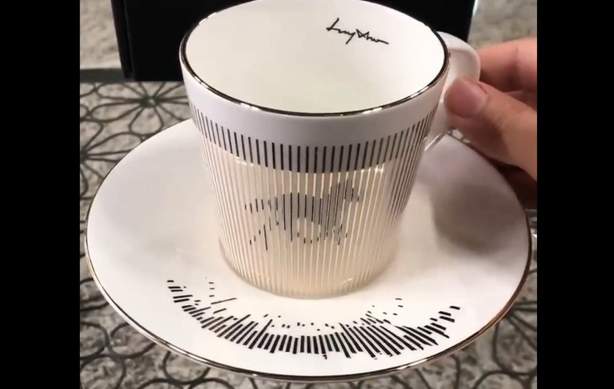 تصاویری جالب از یک فنجان و نعلبکی جادویی (فیلم)