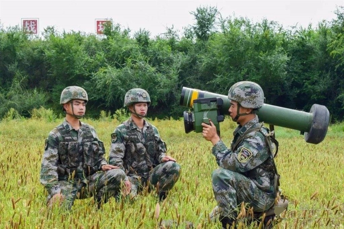 اچ جی-12؛ چینی ها موشک ضد تانک هم کپی کردند! (+فیلم و عکس)