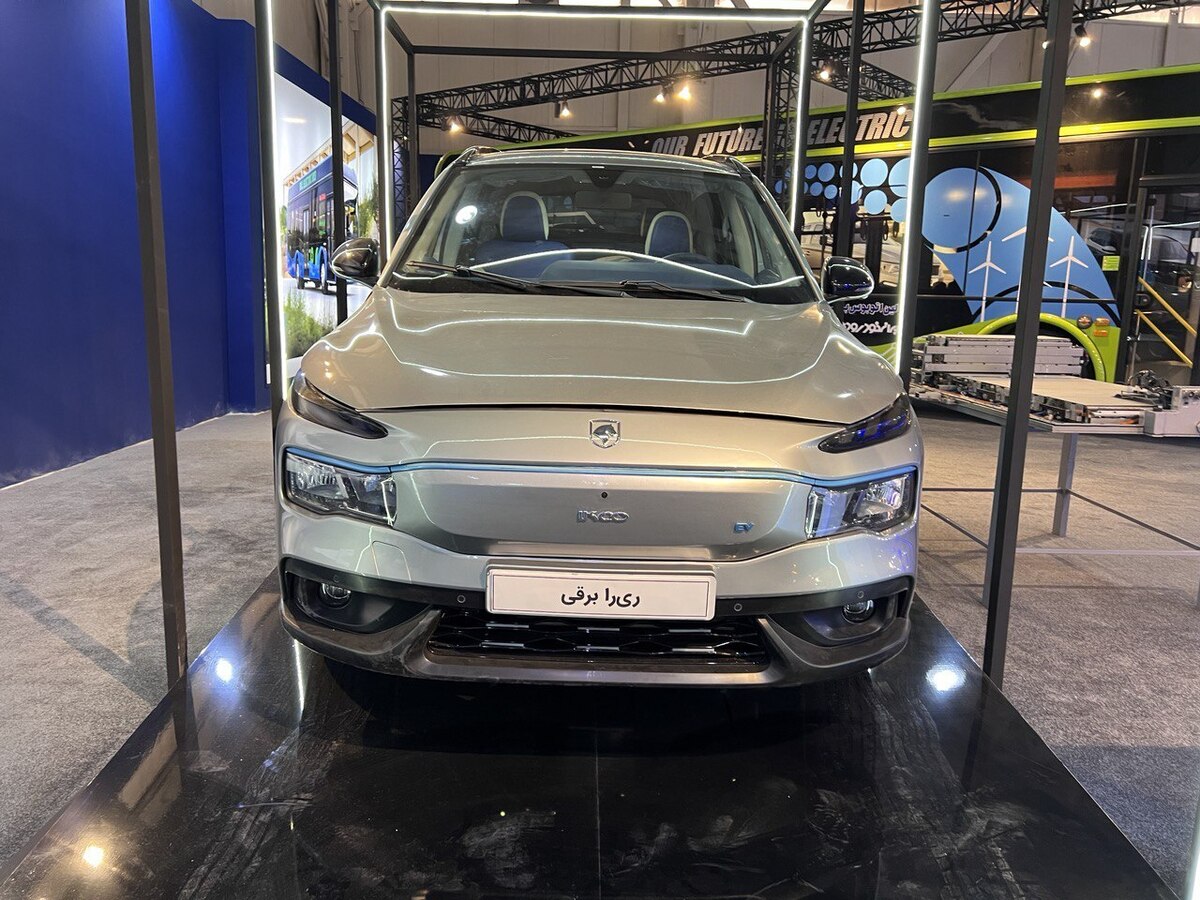 نمایش رسمی  2 کراس اوو  ری را و اطلس برقی توسط ایران خودرو و سایپا در نمایشگاه تحول خودرو (+عکس و مشخصات 2 خودرو)