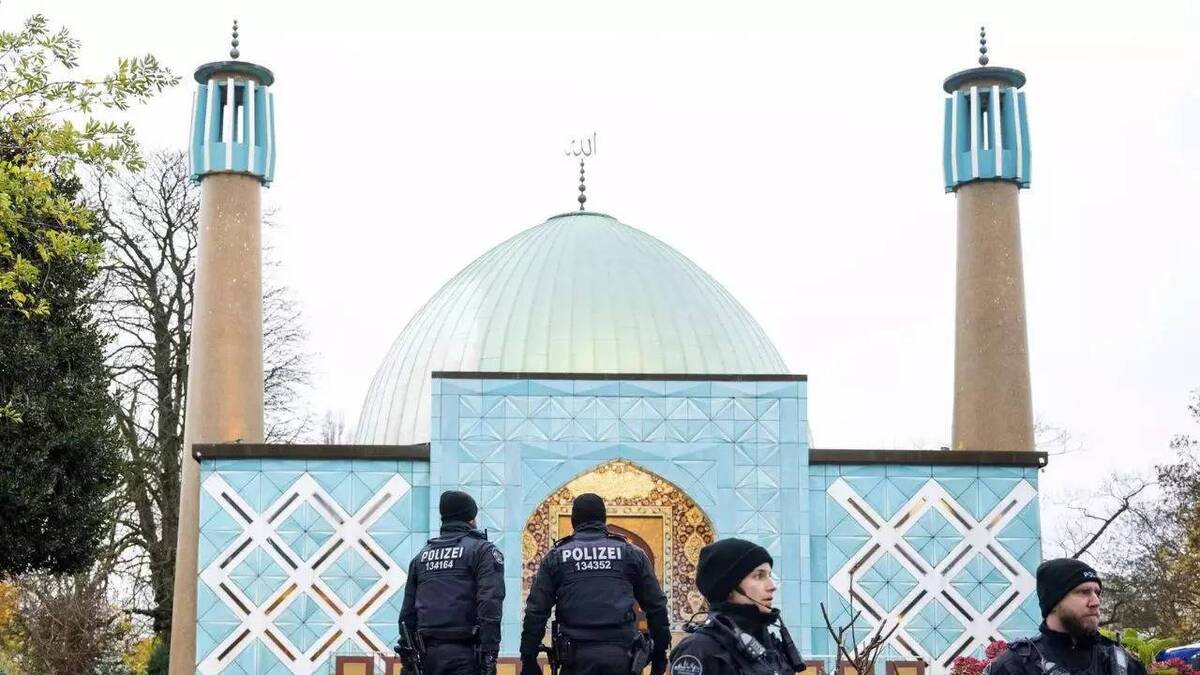 حمله پلیس آلمان به مرکز اسلامی هامبورگ به بهانه ارتباط آن با ایران و حزب الله