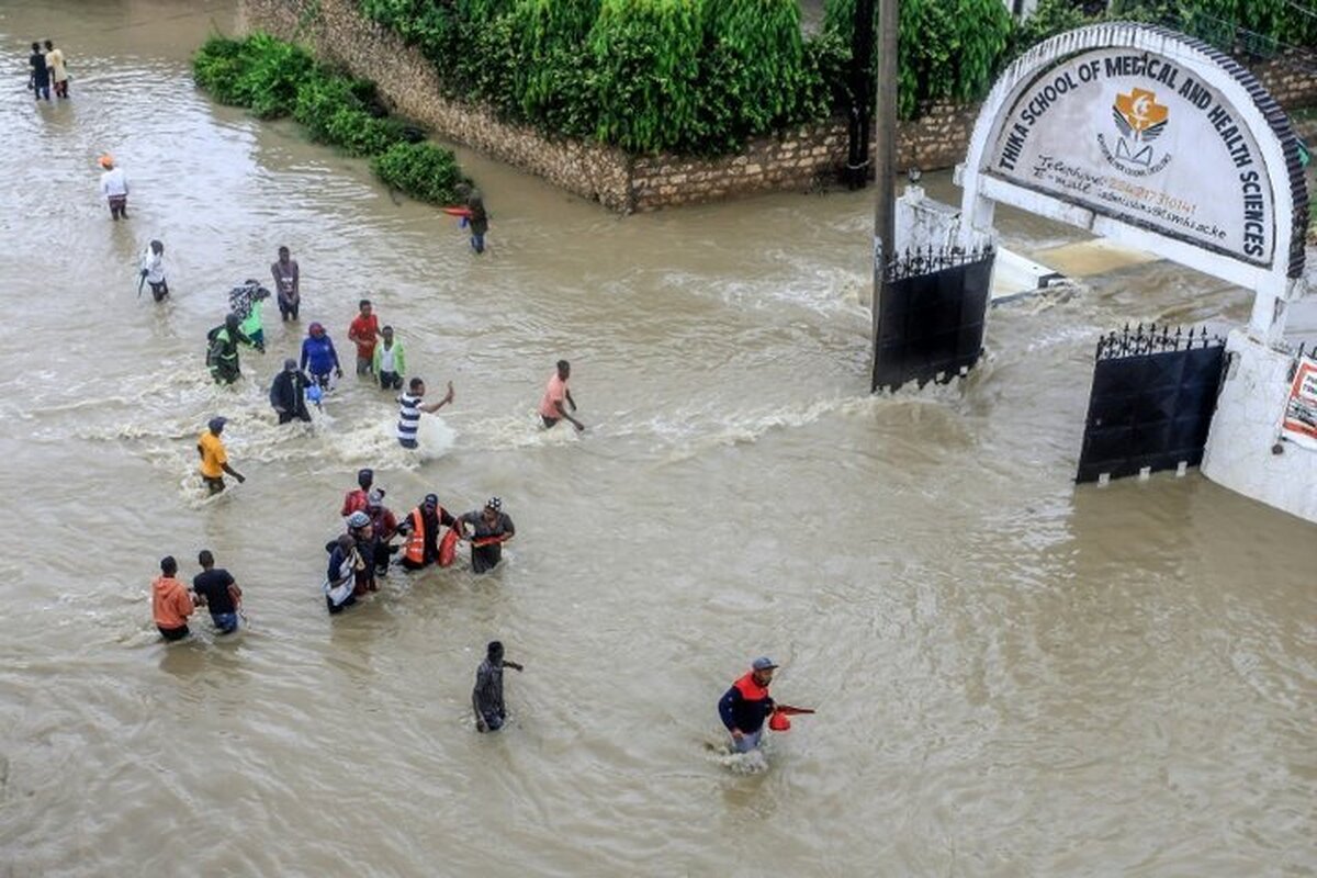باران شدید و رانش زمین در کنیا ده‌ها هزار نفر را آواره کرده است