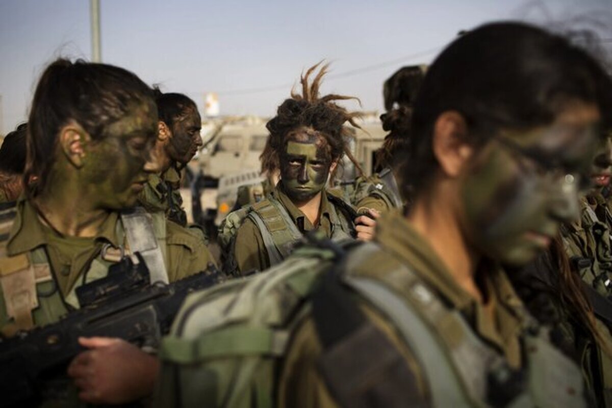 سربازان زن اسرائیلی : ارتش ما را مانند طعمه‌ ای آسان رها کرد