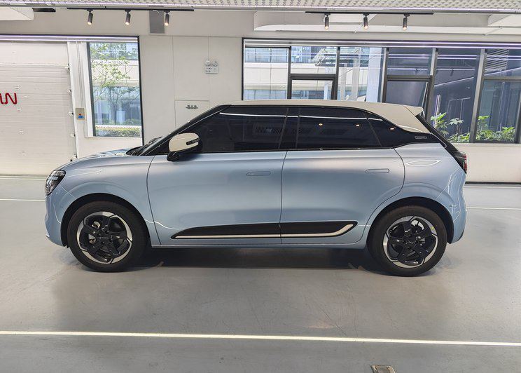 نامی 01 ؛ برند جدید دانگ فنگ با یک خودرو زیبا و جذاب معرفی شد(+عکس)