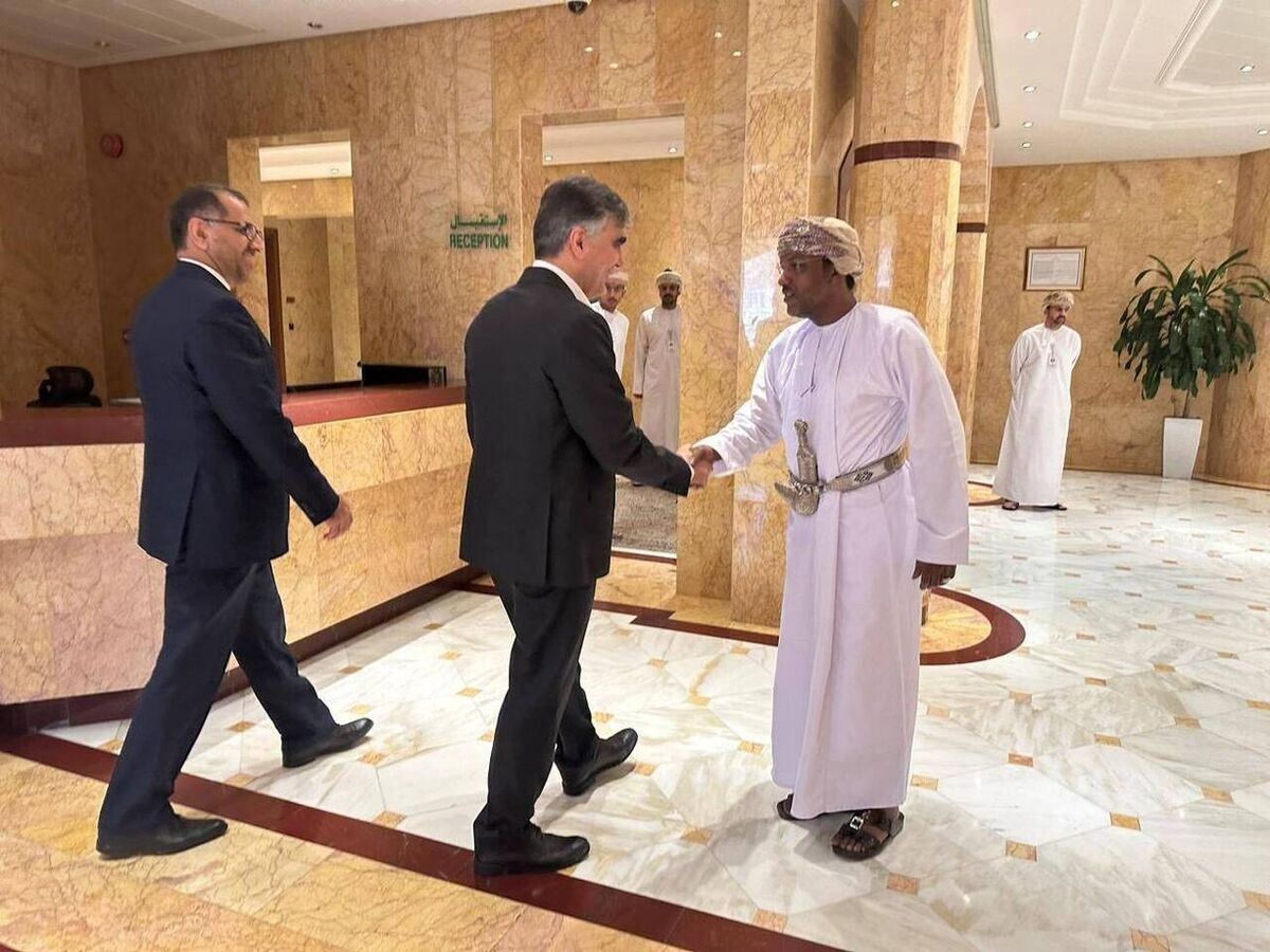 ورود رئیس بانک مرکزی به مسقط پایتخت عمان