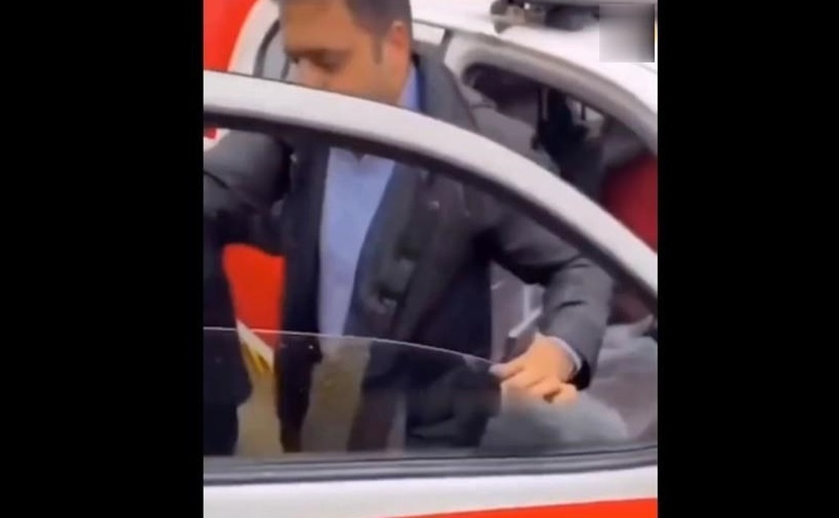 پیاده کردن آقای شهردار از خودروی شاسی‌بلند توسط مردم معترض (فیلم)