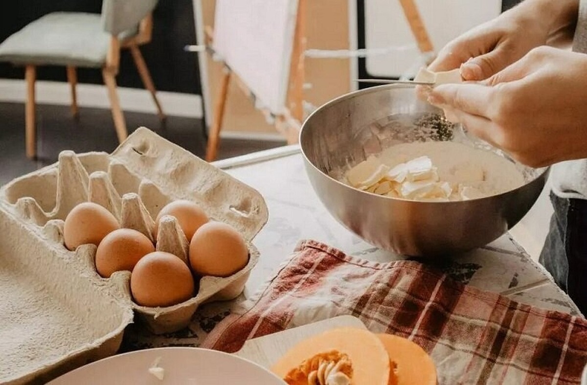 ۹ جایگزین تخم مرغ برای پختن شیرینی و کیک‌های سالم‌تر/ تا حالا از دوغ در شیرینی استفاده کرده‌اید؟