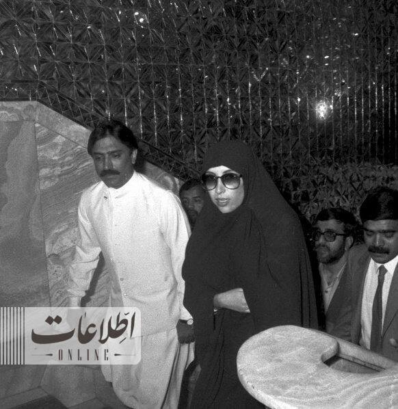 حجاب متفاوت بی نظیر بوتو در کنار رهبر انقلاب و هاشمی‌ رفسنجانی (عکس)