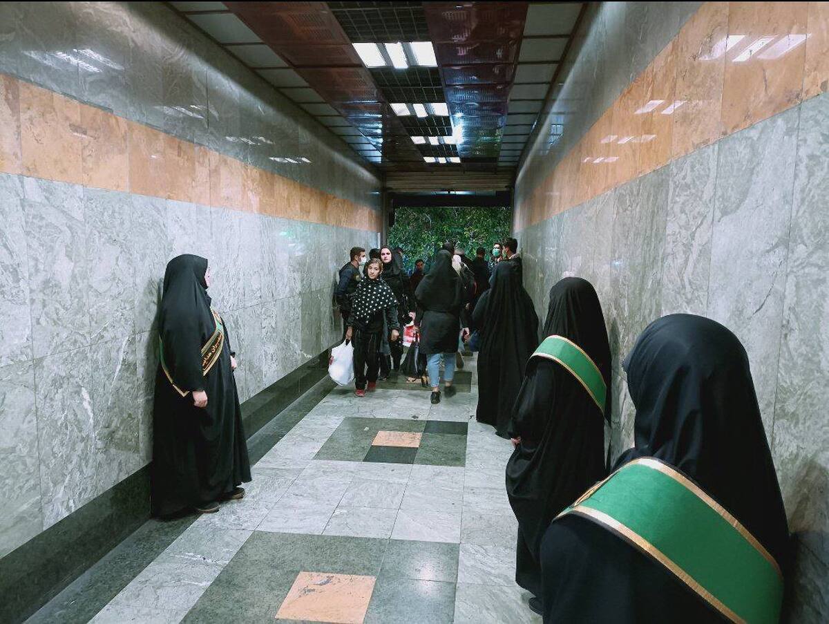 حجاب‌ بان‌ها در مترو تهران؛ از استخدام تا تکذیب (اینفوگراف)