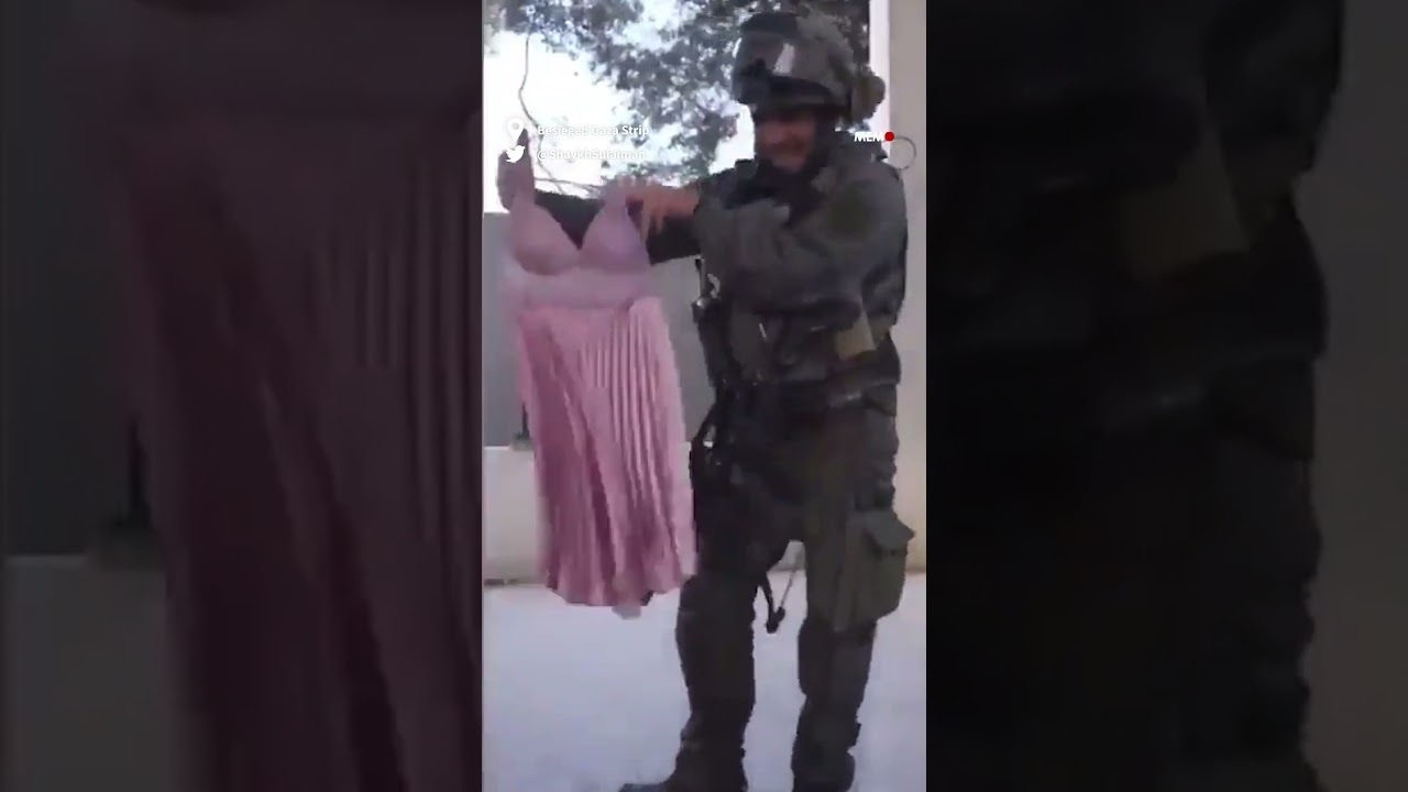 عکس گرفتن نظامیان اسرائیلی با لباس زیر زنان در غزه