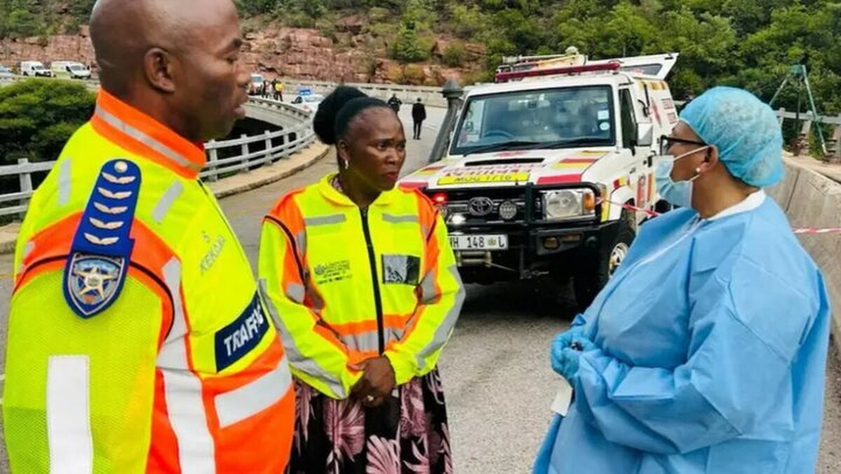 سقوط اتوبوس به دره در آفریقای جنوبی با ۴۵ کشته