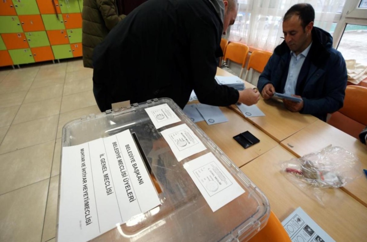 انتخابات شهرداری ها در ترکیه (+ عکس) /  پیروزی مخالفان اردوغان / مشارکت : 77 درصد