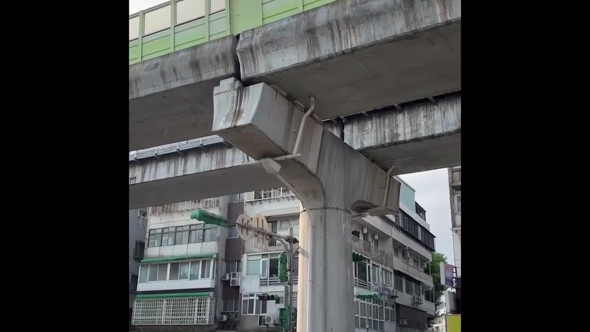 مقاومت دیدنی پل در مقابل زلزله ۷.۴ ریشتری تایوان (فیلم)