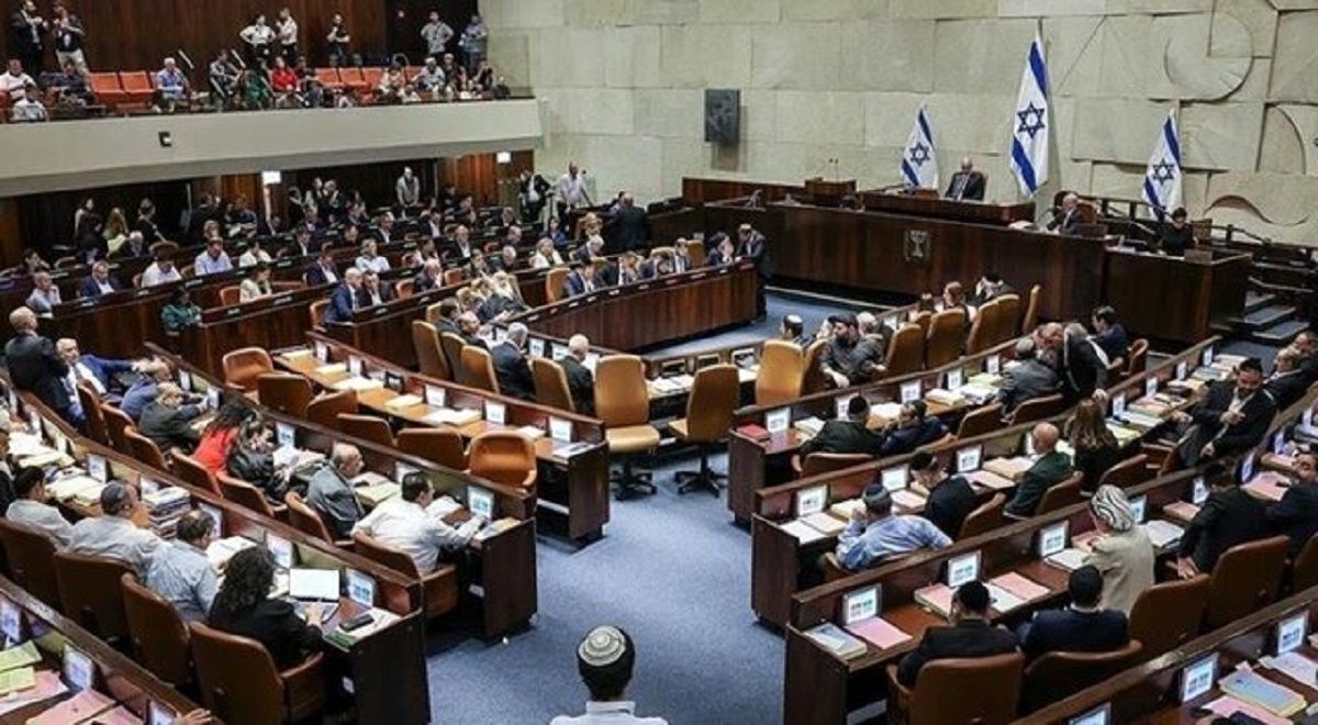 عبور موشک های ایرانی از فراز پارلمان اسرائیل (عکس)