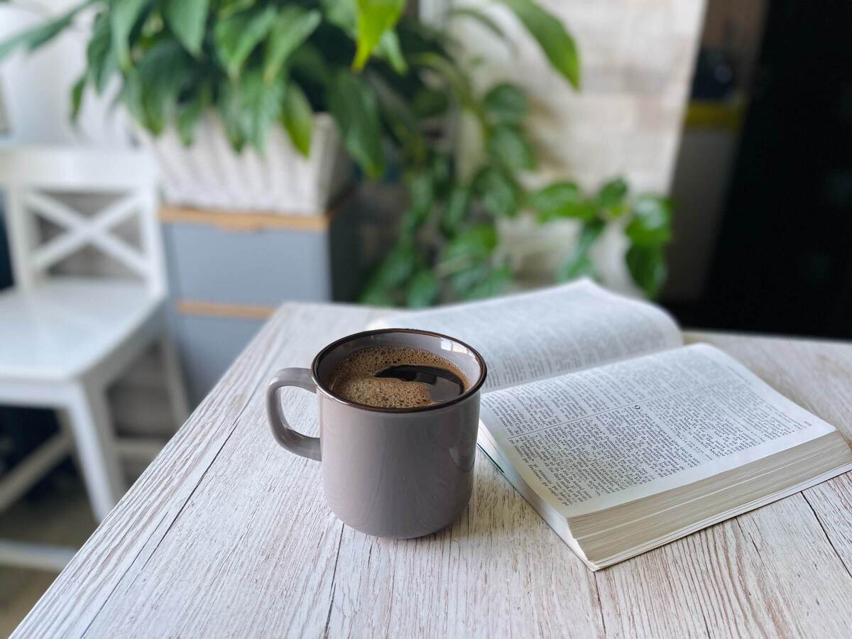 ‌قهوه و کتاب