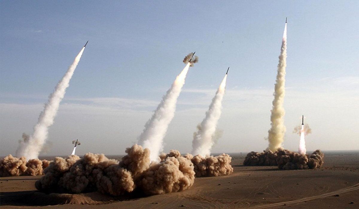 دست‌ نوشته‌ های روی موشک‌ های ایران پیش از شلیک به اسرائیل (عکس)