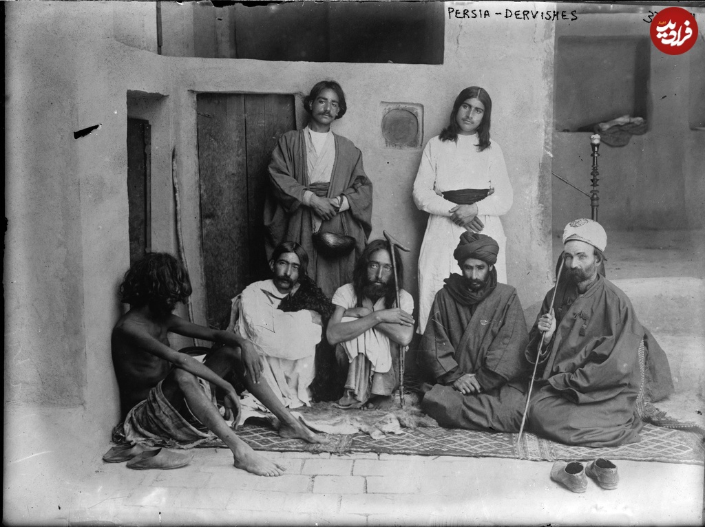 یک عکس متفاوت و عجیب از «درویش‌های ایرانی» در زمان قاجار
