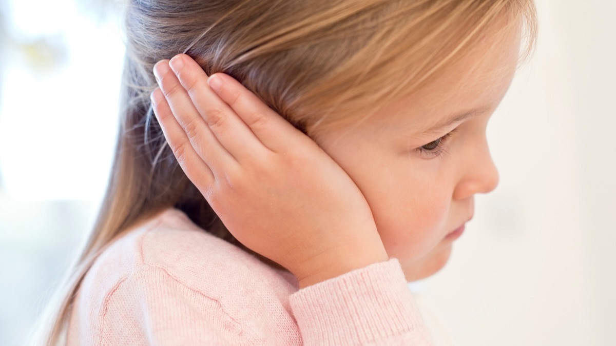 هنگام بروز گوش درد کودکان در سفر چه کنیم؟ (فیلم)