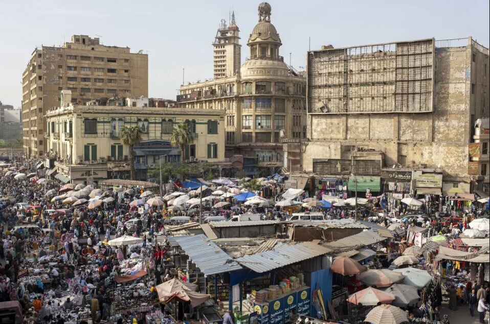 بسته 50 میلیارد دلاری برای نجات از بحران اقتصادی در مصر/ مصری ها برای تامین خوراک  مبارزه می کنند 