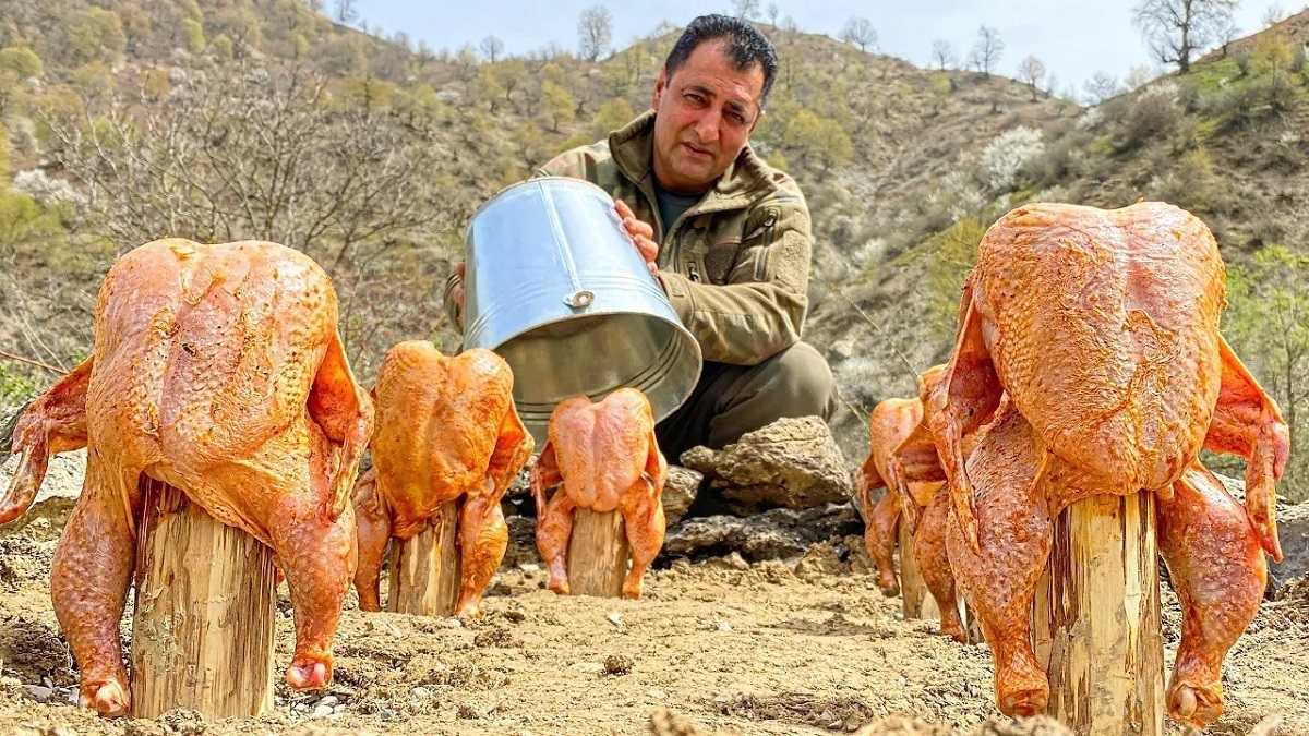 کباب کردن 6 مرغ زیر سطل فلزی توسط آشپز مشهور آذربایجانی (فیلم)