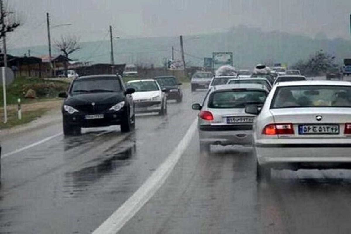هشدار هواشناسی به رانندگان: جاده‌ های ۱۱ استان بارانی است