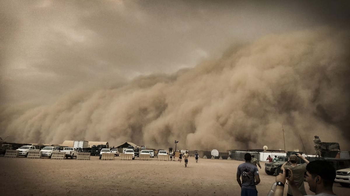 ورود طوفان وحشتناک شن به شهر بردسکن (فیلم)