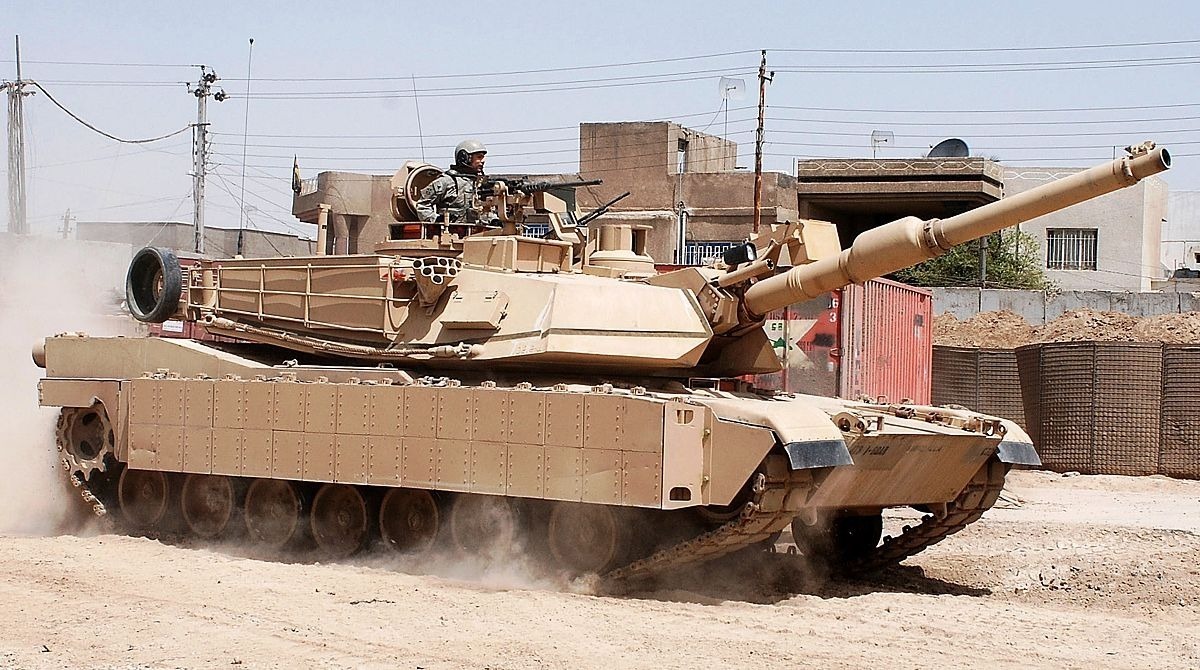 تولید تانک‌های مشهور ام ۱ آبرامز (M۱ Abrams) در یک کارخانه نظامی آمریکایی (فیلم)