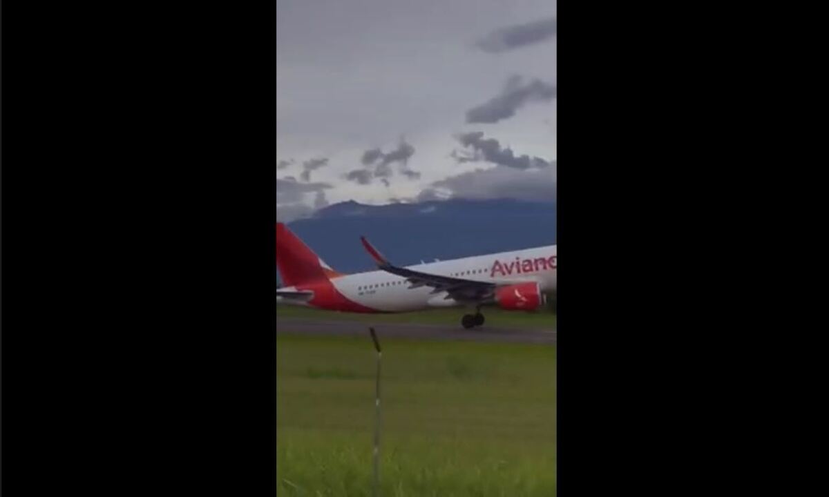 صدای منحصربفرد هواپیما لحظاتی قبل از تیک‌آف (فیلم)