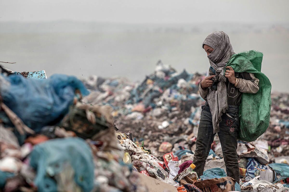 کشف ۹۰ خاور زباله از منزل یک میلیاردر روانی (+عکس)