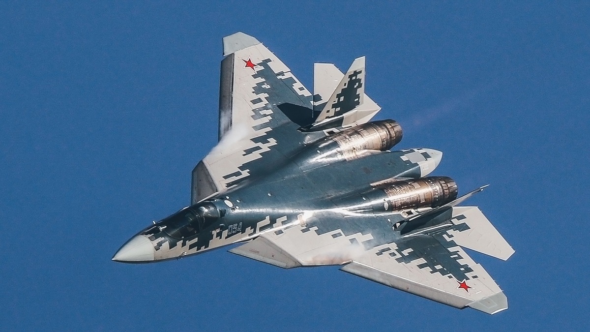 عملیات ساخت جنگنده‌های فوق پیشرفته سوخو ۵۷ در روسیه (فیلم)