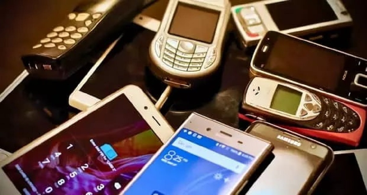 سال گذشته ۱۰۰ شرکت ایرانی برای تولید گوشی موبایل تسهیلات دریافت کردند
