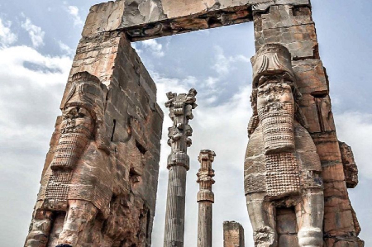 عجایب هفتگانهٔ جمشید: رازهایی از دنیای باستانی ایران