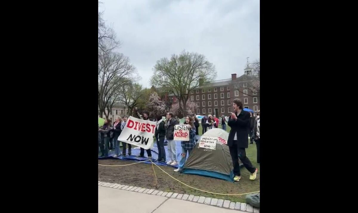 دانشجویان دانشگاه براون در آمریکا نیز به جمع تظاهرات کنندگان علیه رژیم صهیونیستی پیوستند (فیلم)